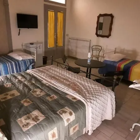 Guest house Le Stanze Di Ginevra 2-santa Maria A Vico- *